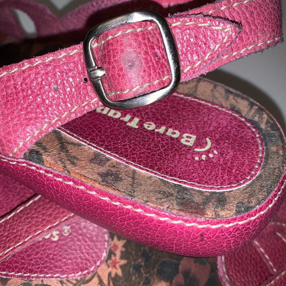 Bare Traps Leather Sandals - Picture 5 of 8